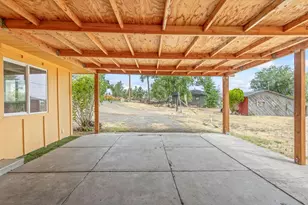 825 NW 3rd St, Madras, OR 97741 - Photo 27