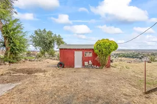 825 NW 3rd St, Madras, OR 97741 - Photo 29