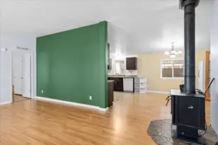 2552 Thorn Oak Dr, Medford, OR 97501 - Photo 11