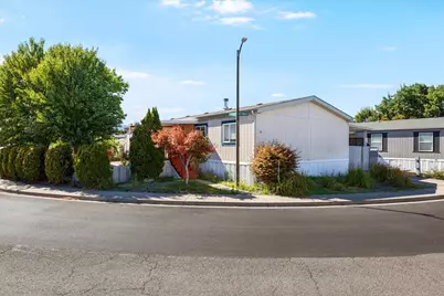 2552 Thorn Oak Drive #24, Medford, OR 97501 - Photo 1