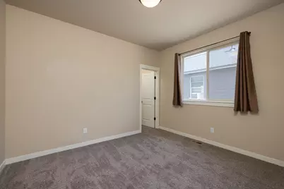 51844 Hollinshead Place, La Pine, OR 97739 - Photo 17