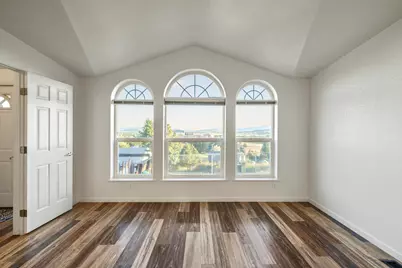 250 Burns Street, Klamath Falls, OR 97603 - Photo 15