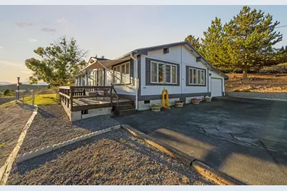 250 Burns Street, Klamath Falls, OR 97603 - Photo 9