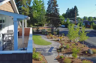 2204 Meals Dr, Medford, OR 97501 - Photo 3