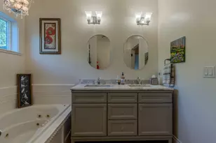 2204 Meals Dr, Medford, OR 97501 - Photo 41