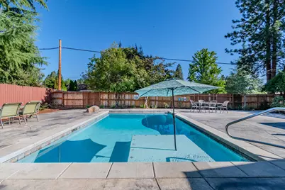 2204 Meals Drive, Medford, OR 97501 - Photo 17