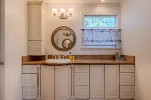 2204 Meals Dr, Medford, OR 97501 - Photo 35