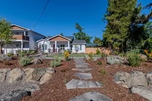 2204 Meals Dr, Medford, OR 97501 - Photo 5