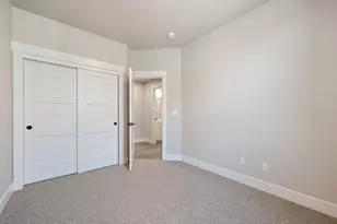 20530 NE Empire Ave, Bend, OR 97701 - Photo 21