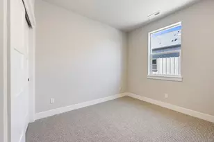 20530 NE Empire Ave, Bend, OR 97701 - Photo 17