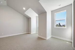 20530 NE Empire Ave, Bend, OR 97701 - Photo 33