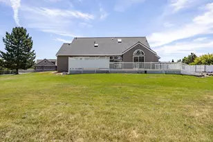 21442 Belknap Dr, Bend, OR 97701 - Photo 19