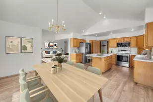 21442 Belknap Dr, Bend, OR 97701 - Photo 7