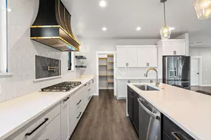 3656 Camina Dr, Medford, OR 97504 - Photo 13