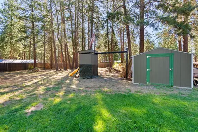 19275 Cherokee Road, Bend, OR 97702 - Photo 37
