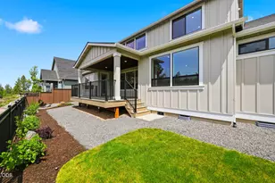 1355 NW Ochoa Dr, Bend, OR 97703 - Photo 7