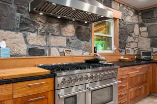 61900 Anker Ln, Bend, OR 97702 - Photo 9