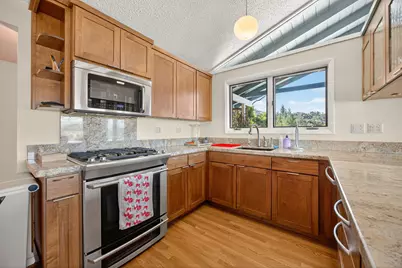 4360 N Foothill Road, Medford, OR 97504 - Photo 7