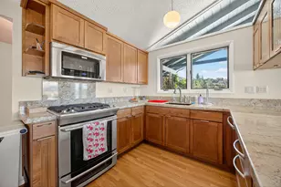 4360 North Foothill Road, Medford, OR 97504 - Photo 7