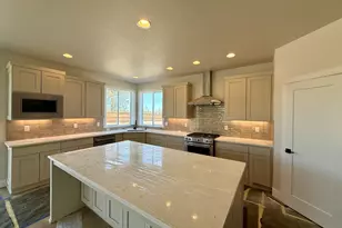 4317 SW Reindeer Ave, Redmond, OR 97756 - Photo 9