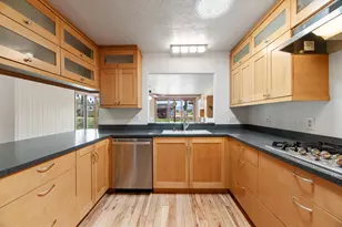 895 Casino Rd, Medford, OR 97501 - Photo 13