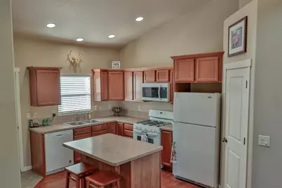 63752 Hunters Circle, Bend, OR 97701 - Photo 9