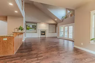 3909 Crystal Springs Dr, Medford, OR 97504 - Photo 11