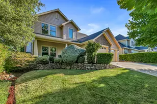 3909 Crystal Springs Dr, Medford, OR 97504 - Photo 3