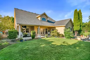 3909 Crystal Springs Dr, Medford, OR 97504 - Photo 45