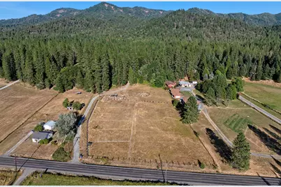 6324 E Evans Creek Road, Rogue River, OR 97537 - Photo 29