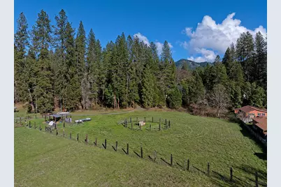 6324 E Evans Creek Road, Rogue River, OR 97537 - Photo 3