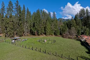 6324 E Evans Creek Rd, Rogue River, OR 97537 - Photo 3