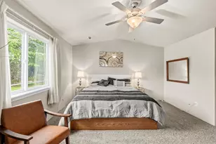 1735 Pearl Eye Ln, Medford, OR 97504 - Photo 11