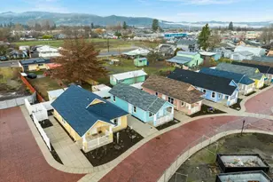 215 New Spirit Way, Medford, OR 97501 - Photo 15