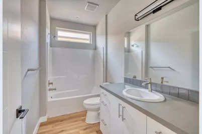 914 NW 19th Street, Redmond, OR 97756 - Photo 17