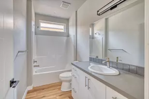 914 NW 19th St, Redmond, OR 97756 - Photo 17