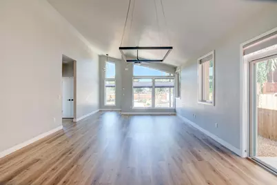 914 NW 19th Street, Redmond, OR 97756 - Photo 11