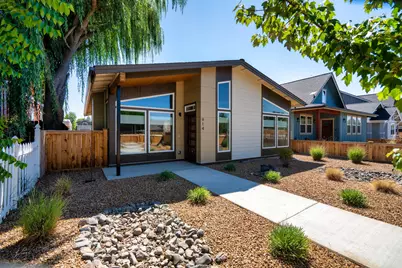 914 NW 19th Street, Redmond, OR 97756 - Photo 1