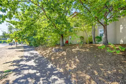 2130 Siskiyou Boulevard, Ashland, OR 97520 - Photo 35