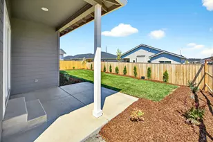 3727 Carlin Dr, Medford, OR 97504 - Photo 3