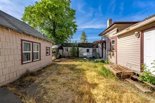 214 N Peach St, Medford, OR 97501 - Photo 7