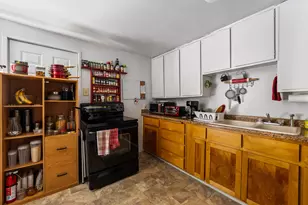 214 N Peach St, Medford, OR 97501 - Photo 13