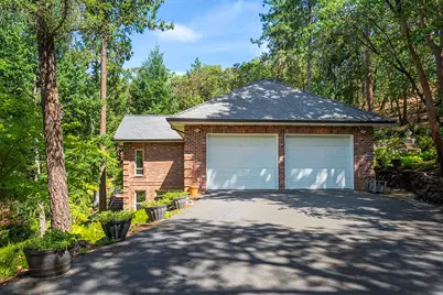 855 Wells Fargo Loop, Jacksonville, OR 97530 - Photo 9