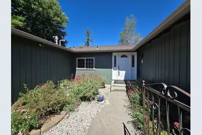 2635 Darrow Avenue, Klamath Falls, OR 97603 - Photo 3