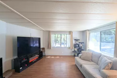 61040 S Queens Drive #14, Bend, OR 97702 - Photo 5