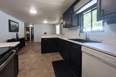 61040 S Queens Drive #14, Bend, OR 97702 - Photo 9