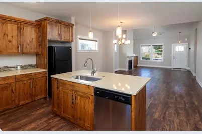 1550 NW Kingwood Avenue, Redmond, OR 97756 - Photo 5