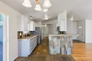 2756 NE Rainier Dr, Bend, OR 97701 - Photo 9