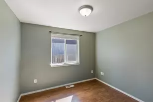 2756 NE Rainier Dr, Bend, OR 97701 - Photo 13