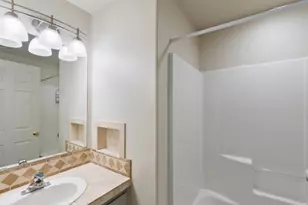 2756 NE Rainier Dr, Bend, OR 97701 - Photo 17